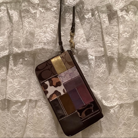 Coach Vintage Patchwork Wristlet - Picture 5 of 5